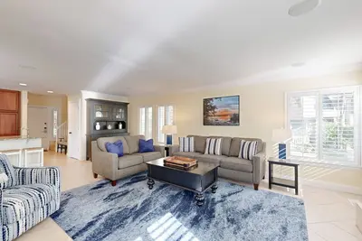 Luxurious 4 Bedroom with many Updates!