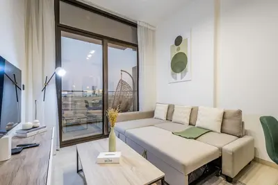 Image de Stunning 1br in Binghatti Luna, Jumeirah Village Circle by Deluxe Holiday Homes