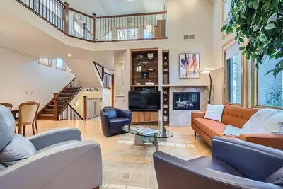 Image de High-End 4bd Executive Retreat in N Cherry Creek