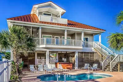 Image de Beautiful customized home with peaceful views of the Gulf