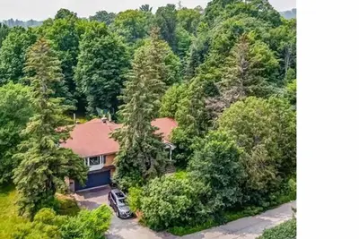 Image de Charming 3-bedroom bungalow in delightful Gatineau with Ac, WiFi