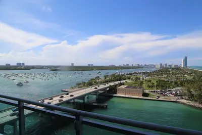 Image de Chic hotel suite in fabulous Bal Harbour with fitness room, WiFi