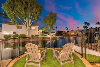 Image de Waterfront home w/ Free heated pool in charming Chandler