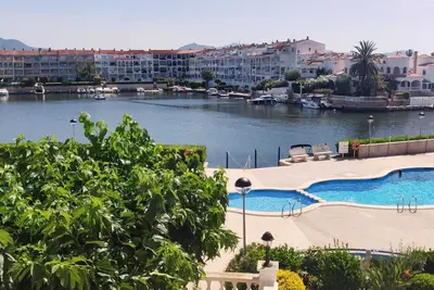 Image de Location de rêve, balcon avec magnifique vue sur piscine