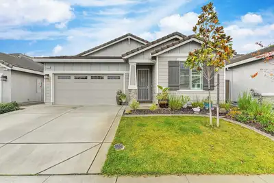 Image de Charming 3-bedroom house with Hot Tub at the Sanctuary in West Roseville
