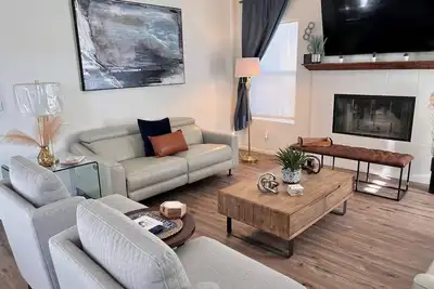 Image de Charming 3-bedroom house with Hot tub, Ac and WiFi in awesome Joshua Tree!