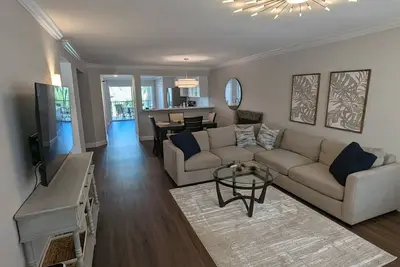 Image de Beautifully Updated and Spacious Bermuda Lago Condo-Bonita Springs/North Naples