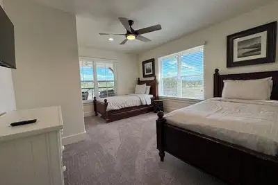 Image de Spacious, family-friendly 4-bedroom house near the lake in serene Granite Shoals