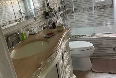Image de Lovely 1 bedroom, 1 private bathroom unit