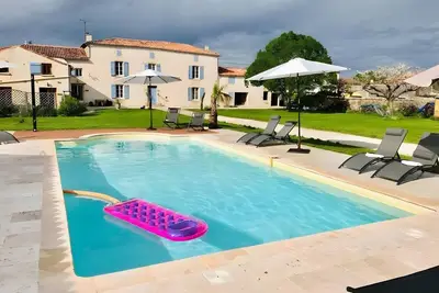 Image de Maison 'Ambre' avec piscine partagée, terrasse privée et Wi-Fi
