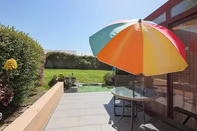Image de Maison de vacances 'Gîte Proche Mer 800 M' avec terrasse privée, jardin partagé et Wi-Fi