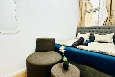Image de 9br Apartment for 18p, 12-Min Walk to Augarten