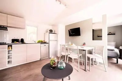 Image de Mobil-Home Privilege 4 Zimmer 6 Personen Klimaanlage + Tv