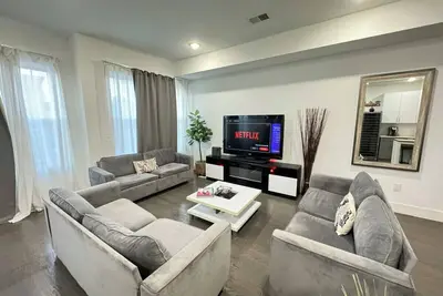 Image de Chic 2 bedroom apartment with Rooftop views of Nyc