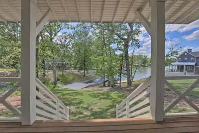 Image de Luxury 5br Lake House w/ Porch & Lake View