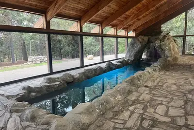 Image de Snowline Lodge with Indoor Pool, Pickleball, Hot Tub and Disc Golf!