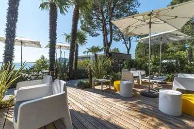 Image de Confortable appartement dans une maison de vacances avec Wifi, climatisation, Tv, terrasse, parking