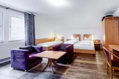 Image de Comfortable and versatile room -perfect for relaxation, work and exchange