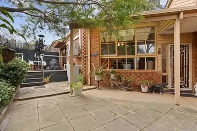 Image de A leafy retreat only a skip and jump away from the lively city of Boxhill.
