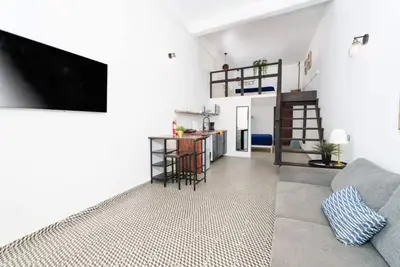 Image de Stylish Stay near from Cafes Beach and Festivities