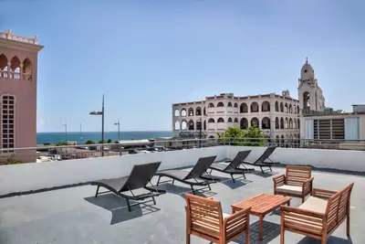 Image de Stylish Haven, Steps to Beach and Vibrant Nightlife