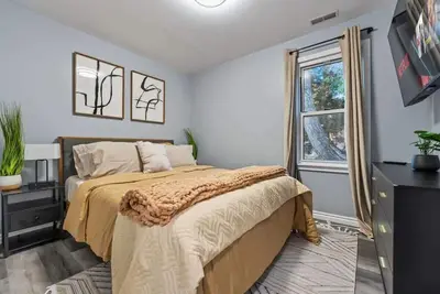Image de Family Escape w/ Large Yard + Near Oakbrook Mall | Lcp Collection