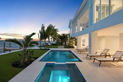 Image de **Oceanfront Oasis @ Key Haven** Private Home & Pool + Last Key Services…