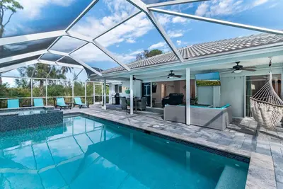 Image de Private Palm Oasis - Close to Barefoot Beach / Bonita Beach / North Naples