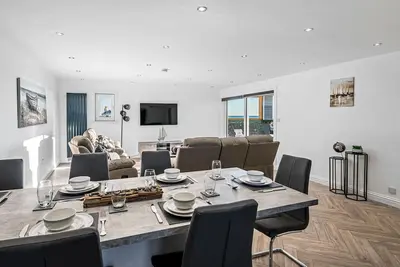 Image de Luxury Apartment with Sea Views Balcony