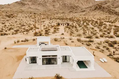 Image de La Cave ~The Cave Pool House + Spa