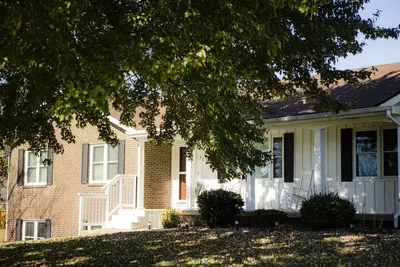 Image de Beautiful 3 Bedroom 2 Bathroom House!