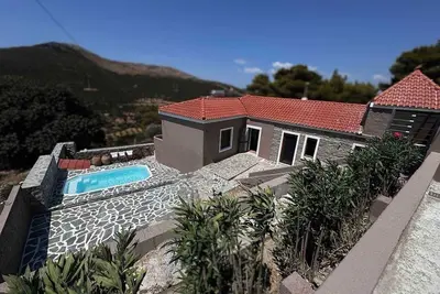 Image de Land Of Olive A traditional stone housewith  pool in Ano Styra
