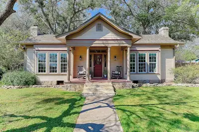 Image de The Lazey Dazey Cottage, Dating back to 1884 in Hico, Texas