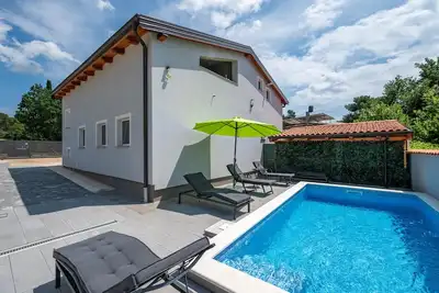 Image de Bel appartement à Peroj avec WiFi