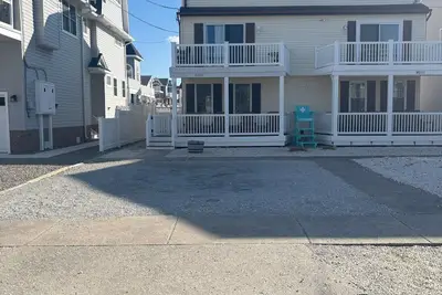 Image de 4-bedroom Beach Block Condo in Townsend Inlet! Perfect location! Ample parking!