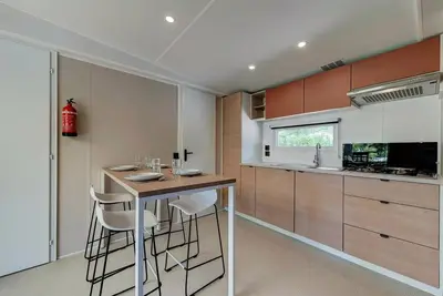 Image de Mobil-home | Comfort Xl | 4 Ch. | 8 pers. | Terrasse surélevée | A/C