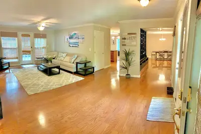 Image de 3-bedroom spacious house in the heart of Peachtree City w/ everything included! !