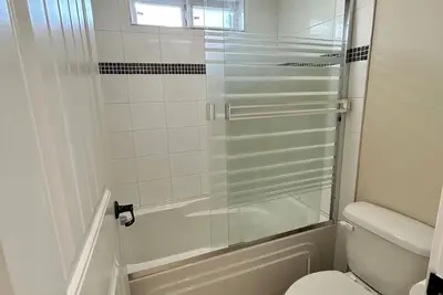 Image de Cozy, Tranquil & Private Full 1 Bedroom Apartment, Sleeps 4, Ac and Wi-Fi