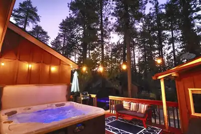 Image de Starry Nights Lodge - Hot tub, Game Room, Walk to the Marina, Dogs Ok