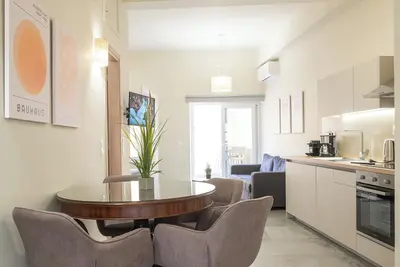 City Center Apt With Large Private Backyard, By Idealstay Experience
