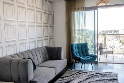 Image de 2 bedroom, 2 bathroom luxurious in central secure building with amazing view