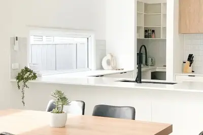 Image de Spacious, light filled home in the heart of Wagga!