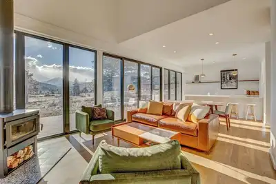 Image de Windy Rose Home - New Modern Mountain Retreat!