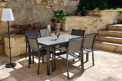 Image de Le Pigeonnier De Lauzun\nMaison de ville jardin dans un village du Lot et Garonne