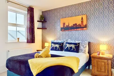 Image de Cozy 4 Bed Home in Central Dartford with Parking