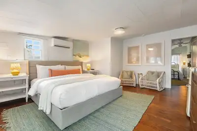 Image de Cornish Suite @ Inn on Fleming ~ Adults Only 3rd Floor 2 Br w/Shared Pool!