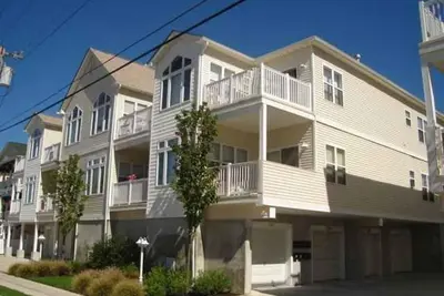 Image de Perfect Place On Pine! Short Stays! 1 1/2 Bl 2 Beach/Boards/Piers!