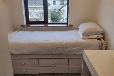 3 bedroom house in the heart of Ardee with WiFi. Leave the car at home!