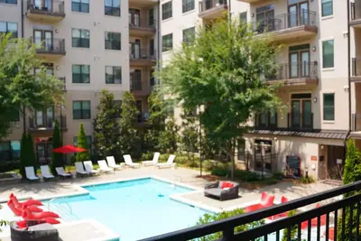 Image de Sun-Kissed Haven-Midtown; 2br Oasis: