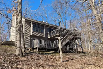 Image de Secluded retreat with great outdoor spaces, Tree-top Views, Hot tub